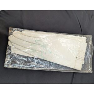 NWT White Kidskin Washable Gloves, size M